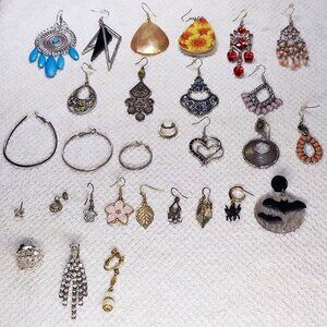 Lot of Costume Jewelry - 29 Unmatched Earrings